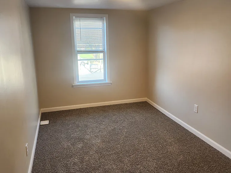 317 E Weidman St — Photo 13