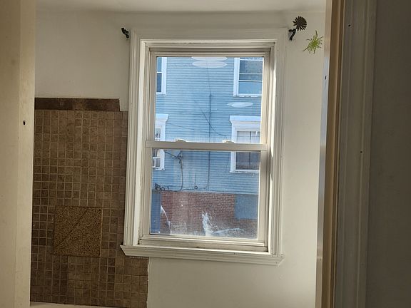 5th image of 24 Blake St