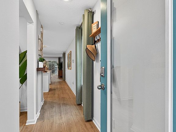 3rd image of 3219 Schoolmarm St