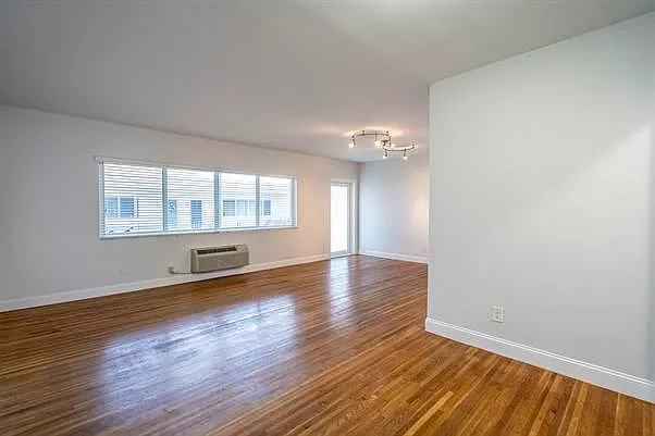 8330 Byron Ave #7 — Photo 9