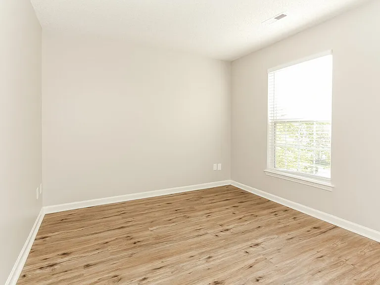 5922 Laurenfield Dr — Photo 12
