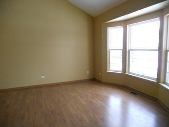 5th image of 909 Amberwood Pl