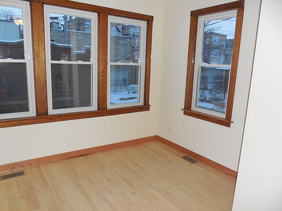 5th image of 2225 W Walton St Unit 02