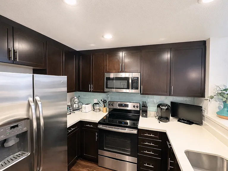 10740 Wilshire Blvd #127 — Photo 19