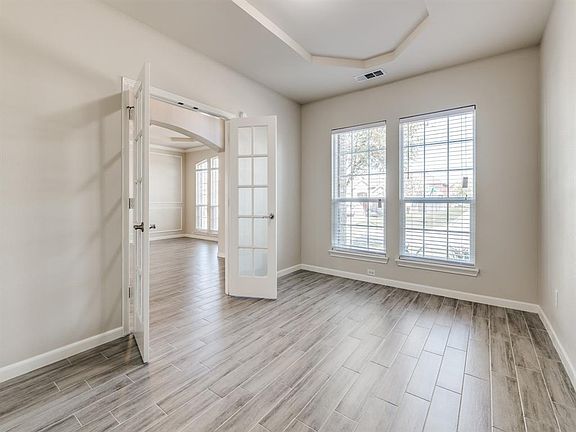5th image of 5313 Meadow Valley Dr