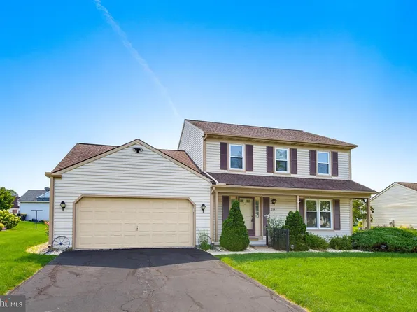 214 Mentzer Ave, New Holland, PA 17557