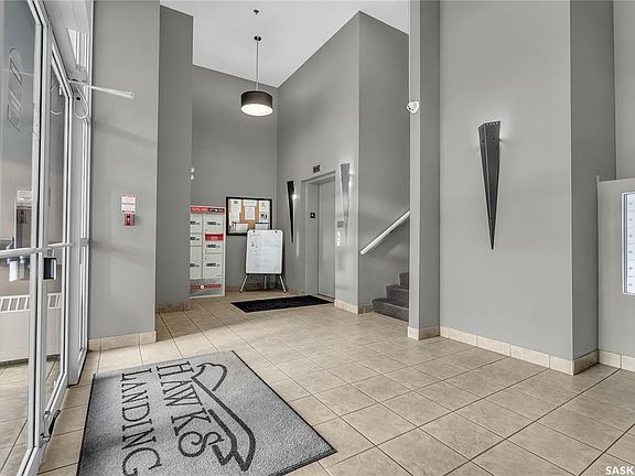 3rd image of 102 Kingsmere Pl #306