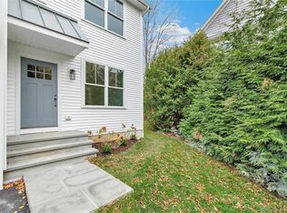 162 Boroskey Rd, Fairfield, CT 06824