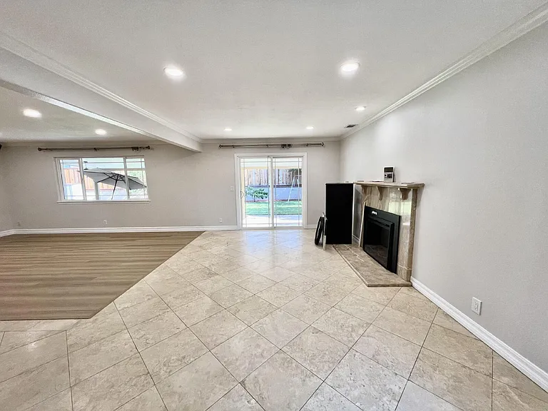 2494 Lone Oak Dr — Photo 18