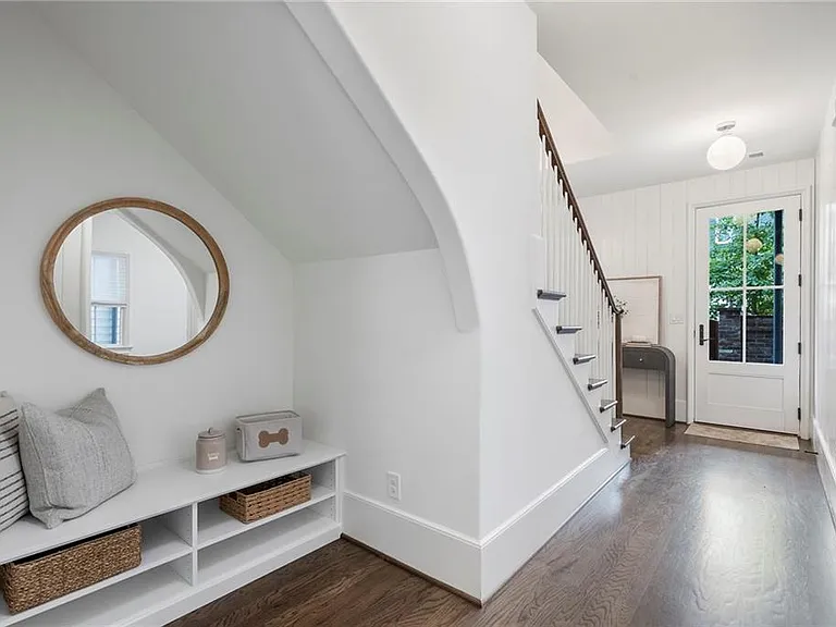 2711 Southwell St NE — Photo 8