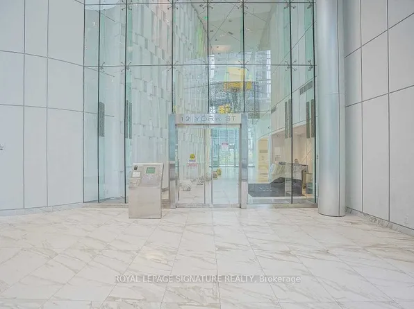 12 York St, Toronto, ON