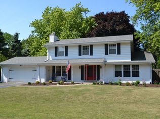 108 Old Pine Cir, Wind Point, WI 53402