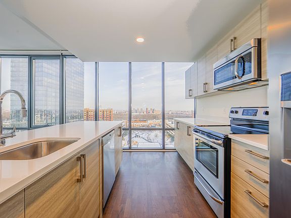 3rd image of 2020 Hudson St #801