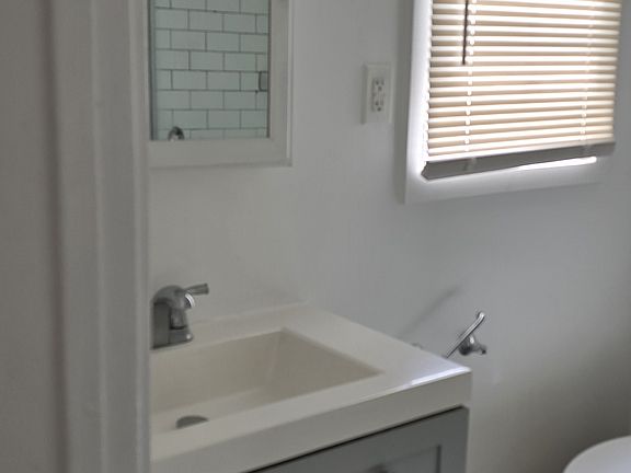 5th image of 217 Seal Beach Blvd