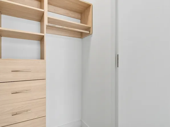 312 West 43rd Street image 8 of 31