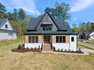 305 Black Swan Dr, Youngsville, NC 27596