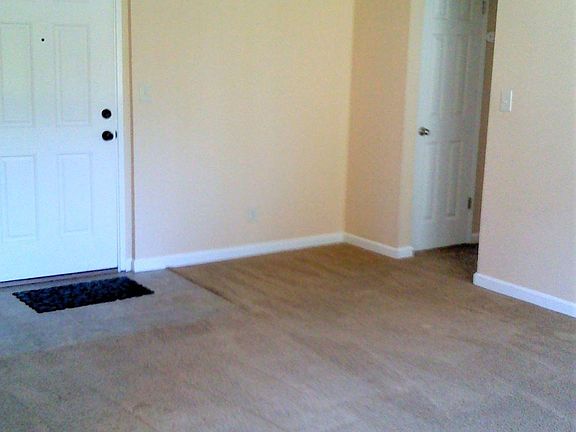 3rd image of 87 Glen Eyrie Ave APT 29