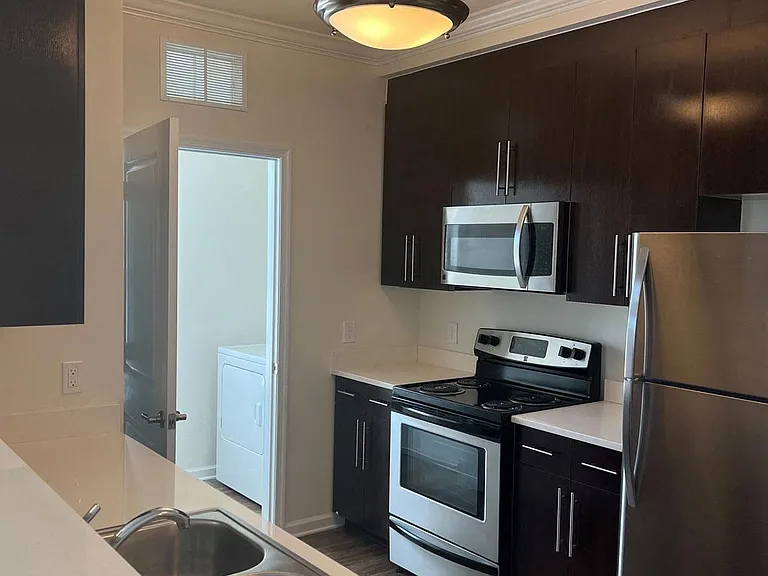 Belmont at Tryon Apartments — Photo 112