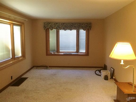 2nd image of 4621 Lake Ave