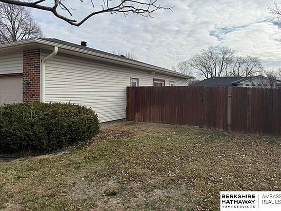 3rd image of 3010 Snead Dr