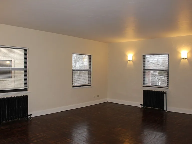 119 Baywood Ave — Photo 4