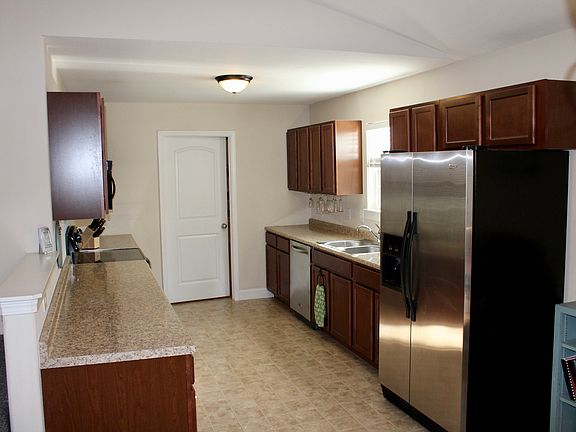 4th image of 2428 Honey Grove Ln