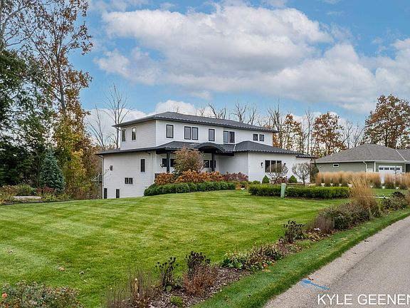 3rd image of 2740 Pinehill Dr