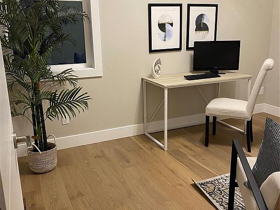 3rd image of 887 Morrison Ave #3