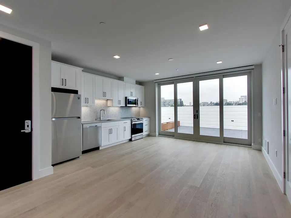 635 Fulton St #9