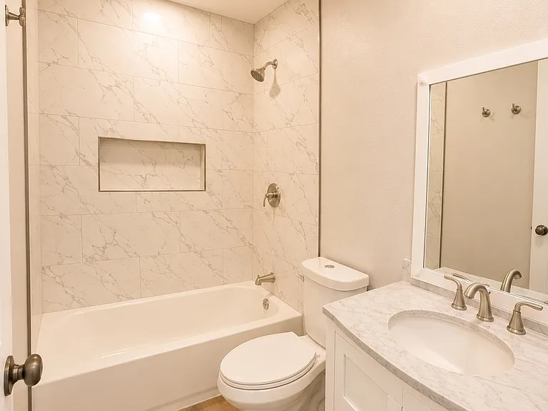 1641 Woodburn St — Photo 14