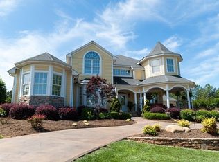 726 E Long Bay Dr, Inman, SC 29349