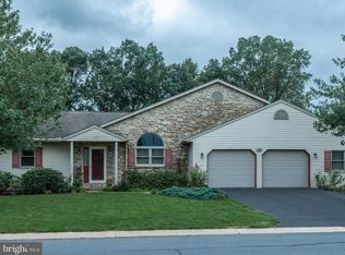 197 Country Dr, Denver, PA 17517
