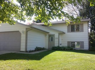 3729 10th Ave SW, Rochester, MN 55902