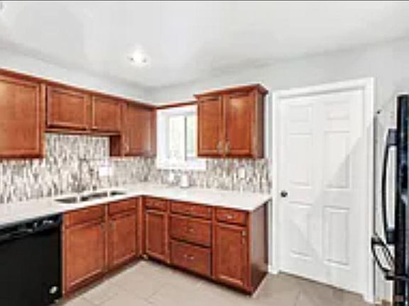 4th image of 17585 SW Sugar Plum Ln
