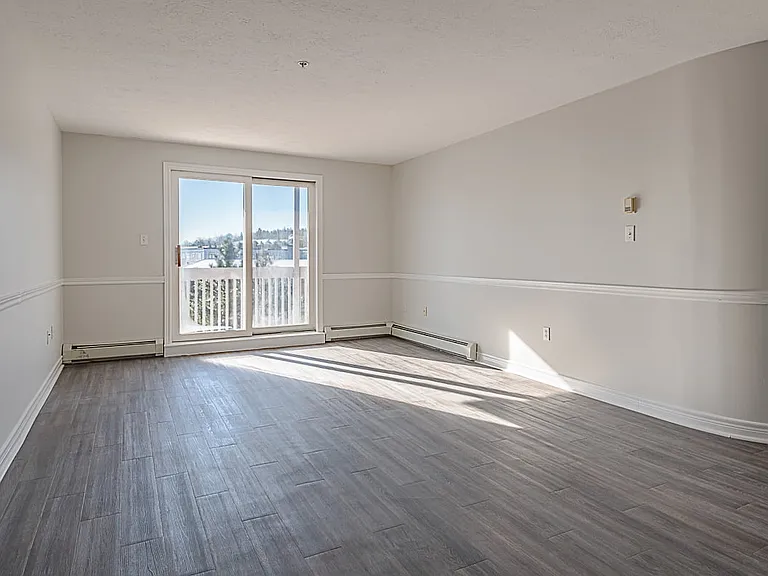 40 Charlotte Ln — Photo 10