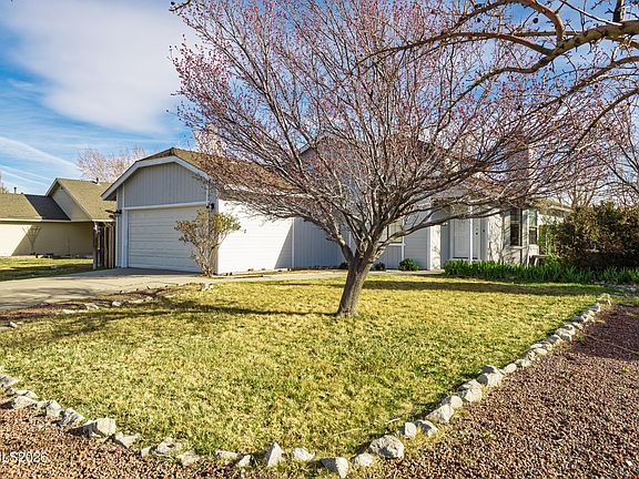 2nd image of 1352 Leonard Rd