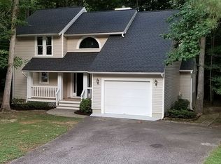 14303 Woods Walk Ln, Midlothian, VA 23112