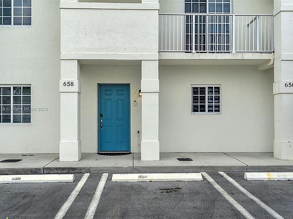 2nd image of 658 SW 2nd Pl