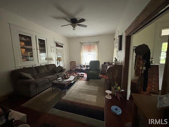 4th image of 107 N Locust St