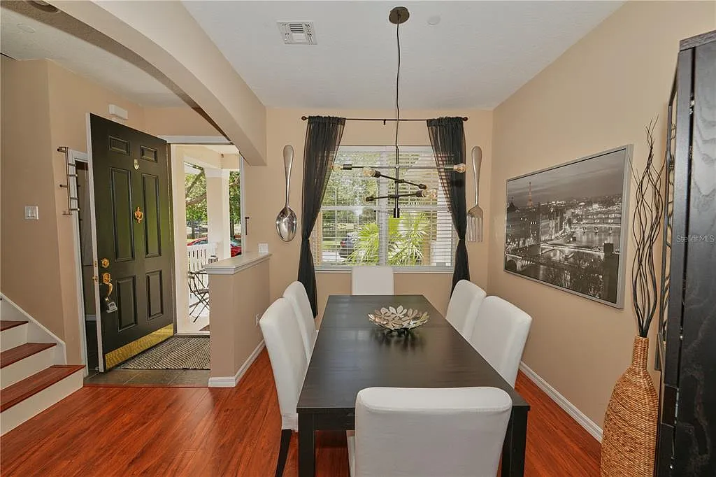 2 bed, 2.5 bath, 1174 sqft, $2,600 — Photo 4