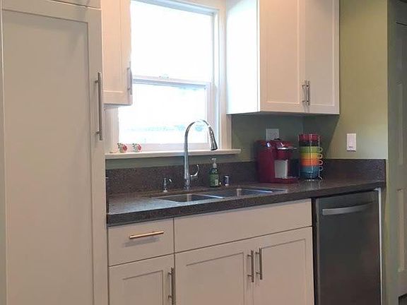 5th image of 4635 North Ave
