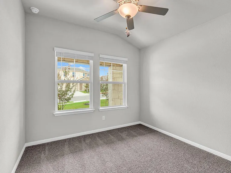 386 El Capitan Loop — Photo 22