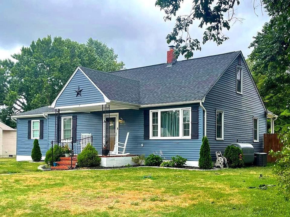 1st image of 8 Margaret Ave