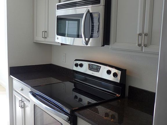 4th image of 2603 Willowbrook Ln Unit 20