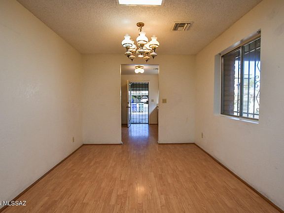 5th image of 4242 E La Cienega Dr
