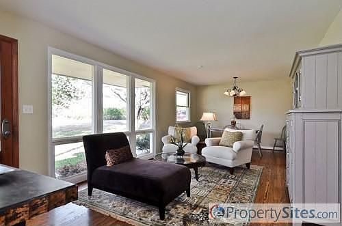 4th image of 4916 Trousdale Dr