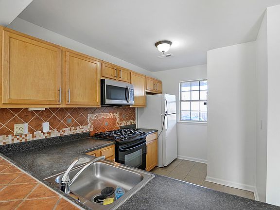 4th image of 617 Nanticoke Pl