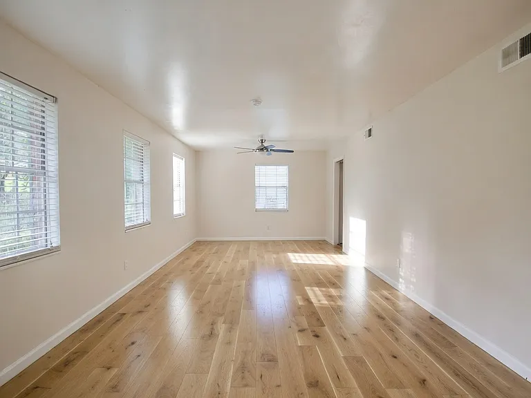 1536 Woodgate Way — Photo 7