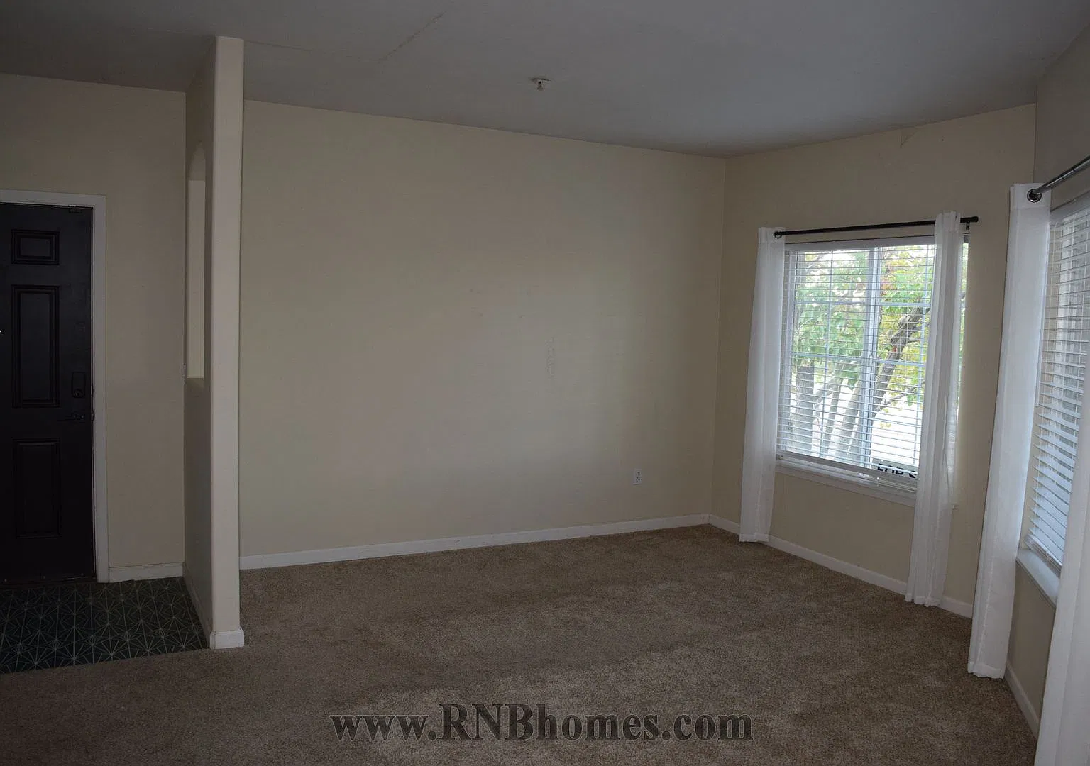 4200 E Commerce Way — Photo 3