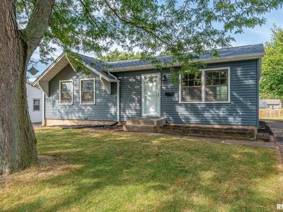 3322 Clover Hills Dr, Bettendorf, IA, 52722